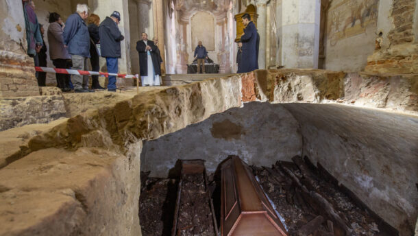 Régészeti leletek kerültek elő a türjei templomban