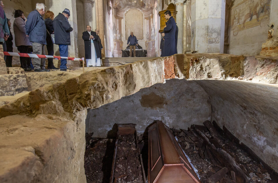 Régészeti leletek kerültek elő a türjei templomban