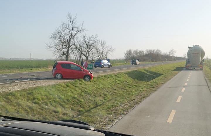 Baleset miatt lezárták a 47-es utat Hódmezővásárhely és Székkutas között