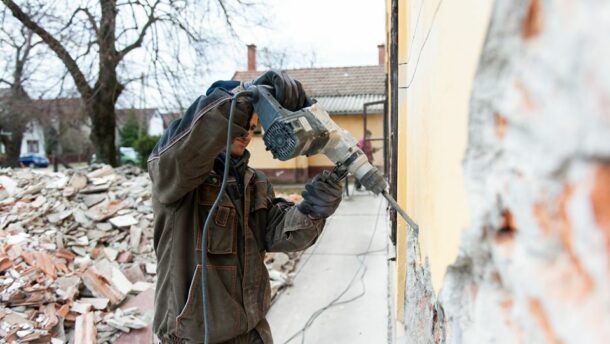 Elkezdődött a mezőhegyesi Hangai fogadó felújítása