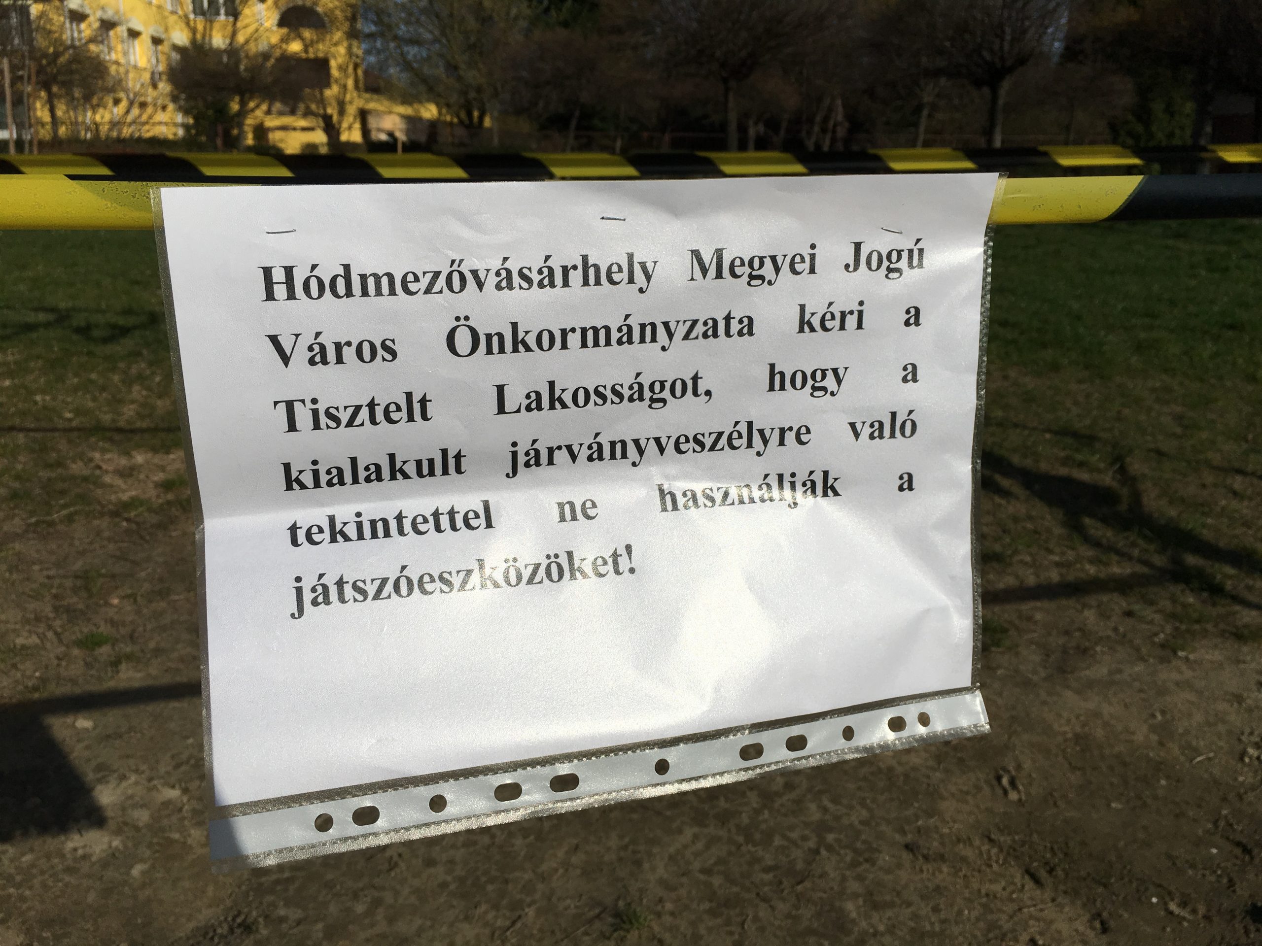 Körbeszalagozzák a város játszótereit 2