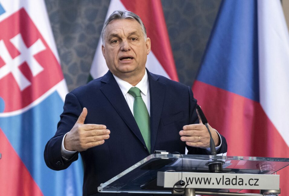 Orbán: a bajban is együttműködik a V4