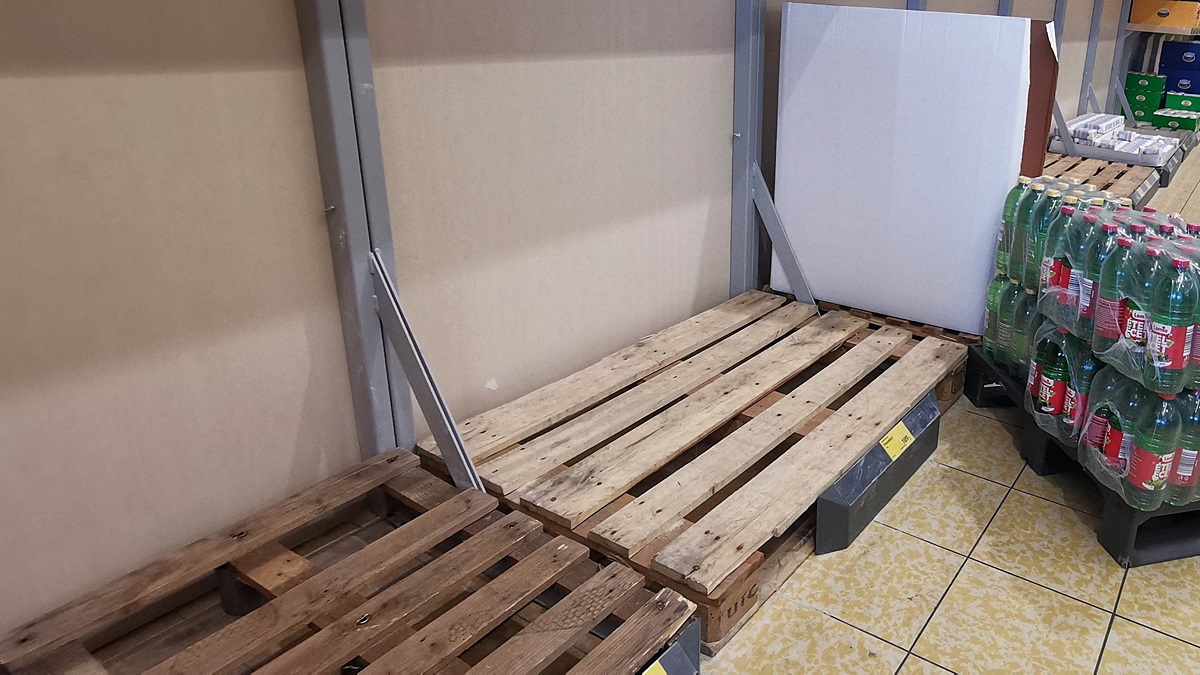 Ürességtől kongó polcok – Vásárhelyen is hatalmas a vásárlási láz 9