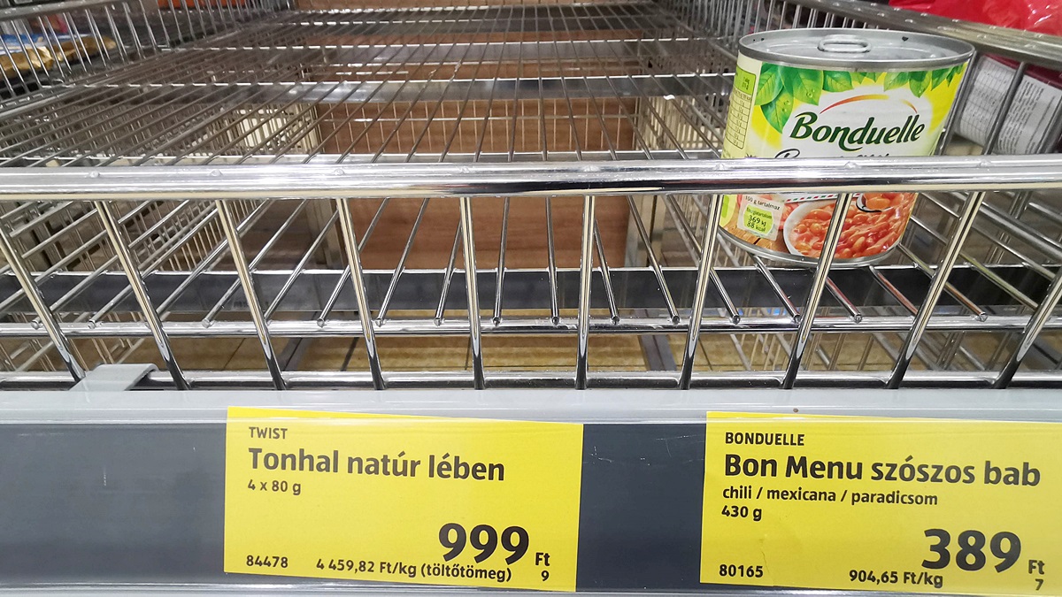 Ürességtől kongó polcok – Vásárhelyen is hatalmas a vásárlási láz 1