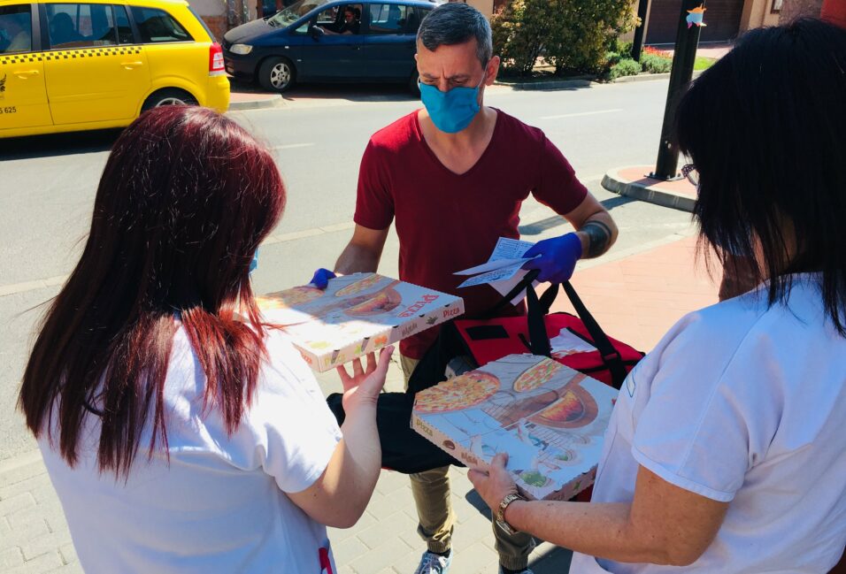 Ajándék pizzákat kaptak a vásárhelyi kórház munkatársai