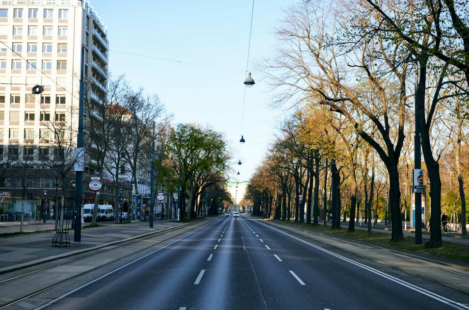 Ausztriában fokozatosan enyhíthetnek a korlátozásokon