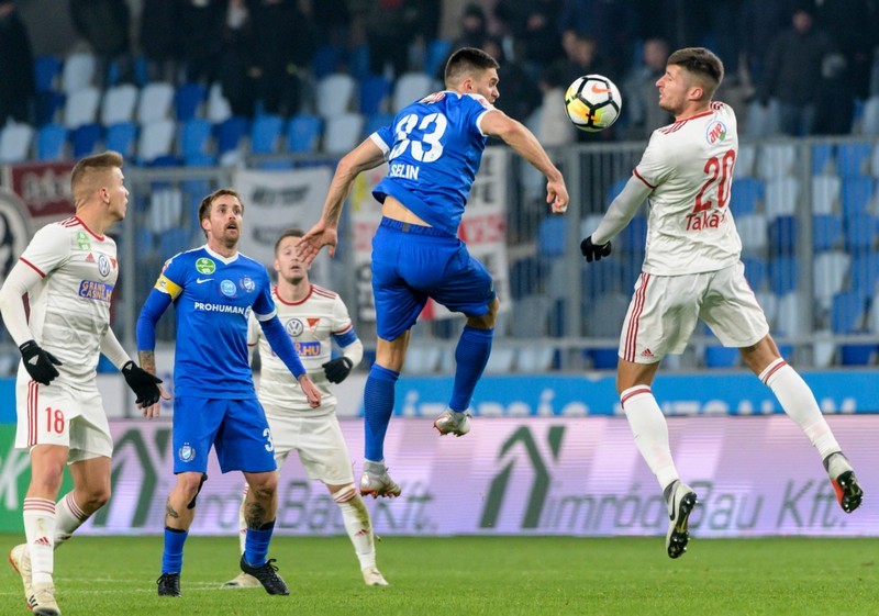 Legkésőbb június 13-án folytatódhat a labdarúgó NB I