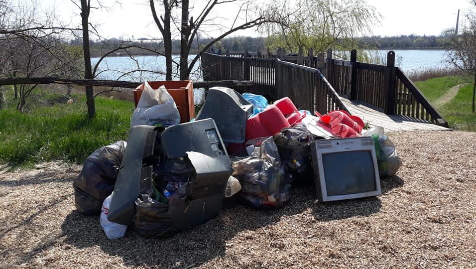 Tavaszi nagytakarítást végeztek a Vásárhelyi Természetvédelmi Egyesület tagjai