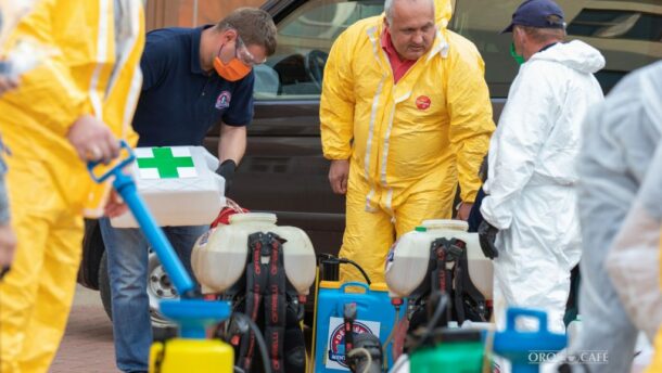 Több mint négyszáz liter fertőtlenítőszert használtak fel Orosháza utcáin (videó) 2