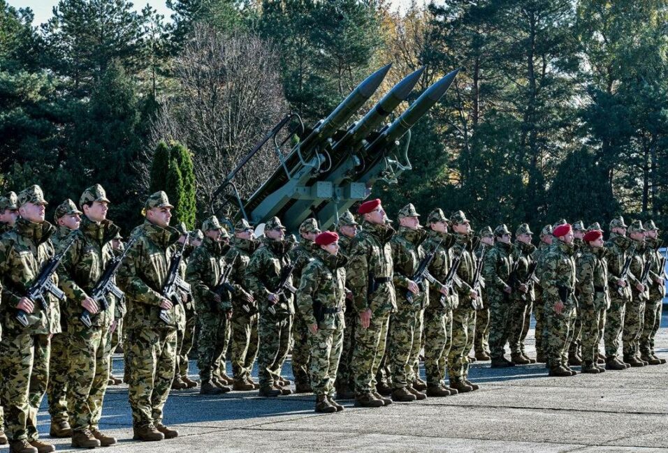 Benkő Tibor: a Magyar Honvédség kiemelkedő szerepet kíván vállalni a munkahelyteremtésben