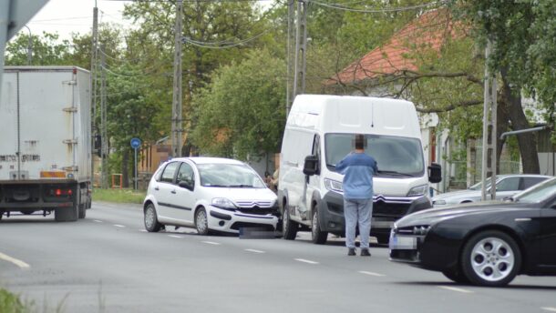 Két Citroen ütközött a Jókain