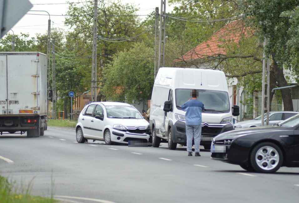 Két Citroen ütközött a Jókain