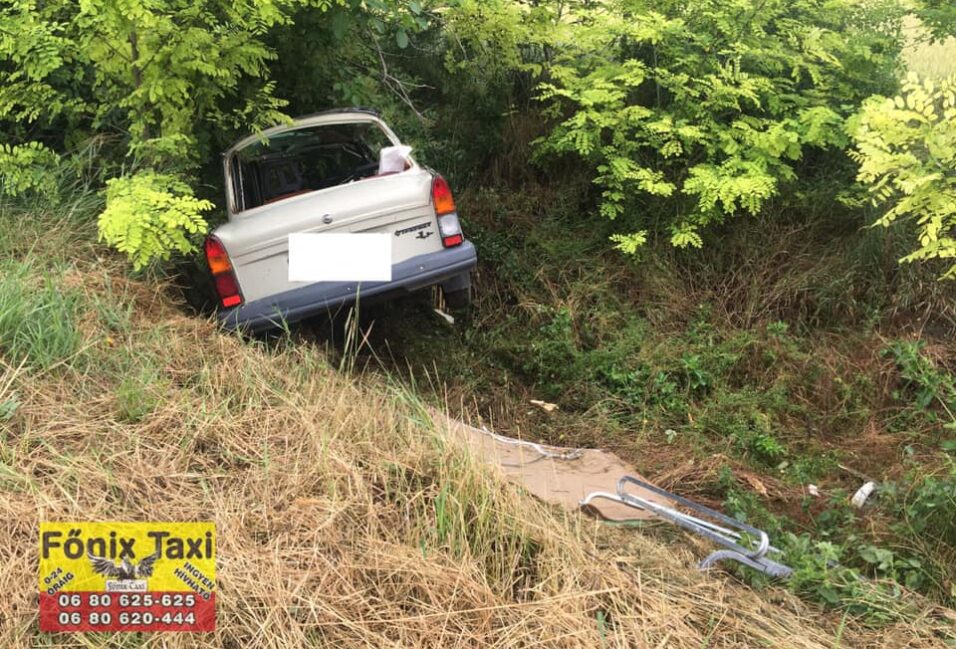 Árokba sodródott egy autó Vásárhely határában