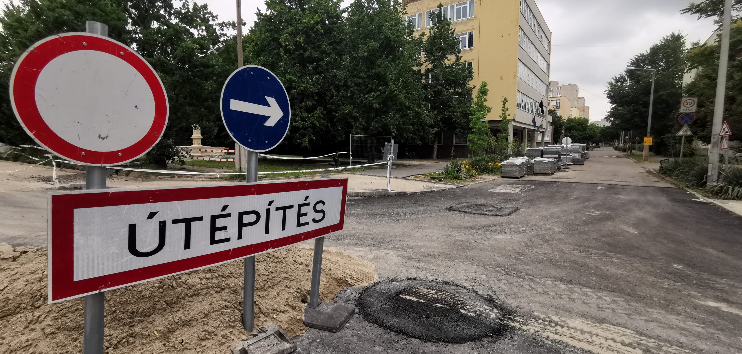 Június végén, július elején a teljes Szőnyi utcát visszaadják a forgalomnak (X) 1