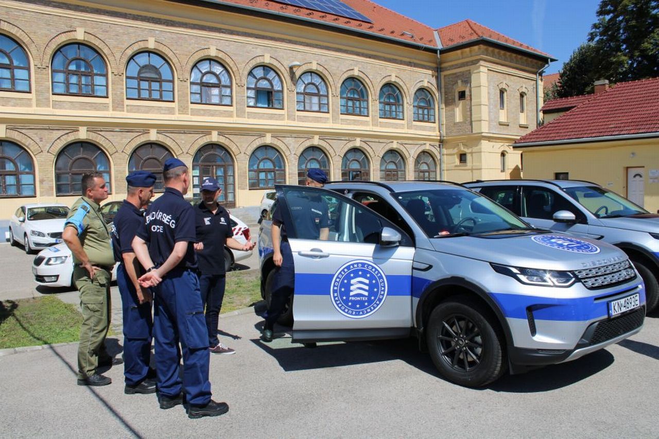 Két új terepjáró állt szolgálatba a szerb határszakaszon 1