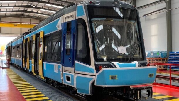 Lázár János: még sűrűbben közlekednek majd a tram-train kocsik