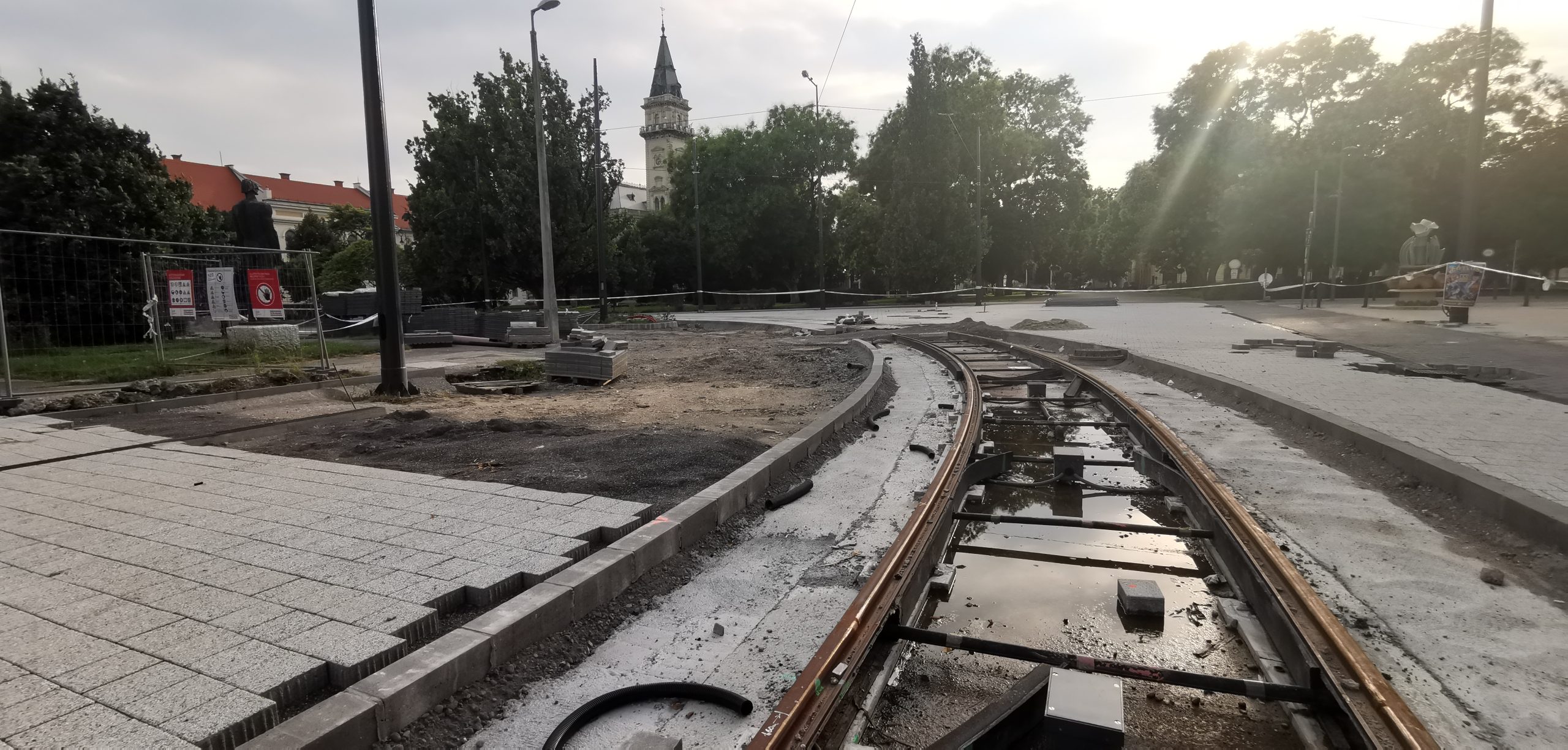 2020 őszére véget érnek a Tram-train forgalomkorlátozással érintett munkálatai Hódmezővásárhelyen (X)