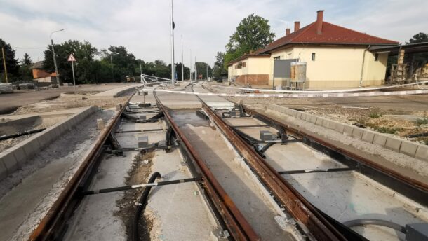 2020 őszére véget érnek a Tram-train forgalomkorlátozással érintett munkálatai Hódmezővásárhelyen (X) 1