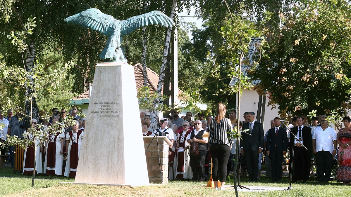 Felavatták a székkutasi Trianon-emlékművet 3