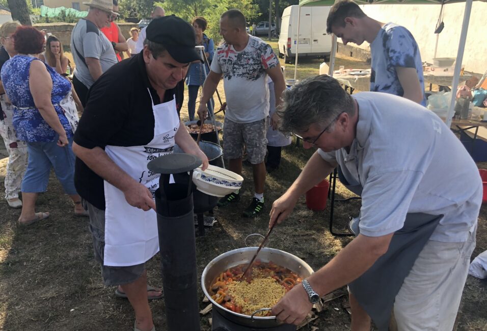 Gasztrohidat képeztek Vásárhely és Szentes között