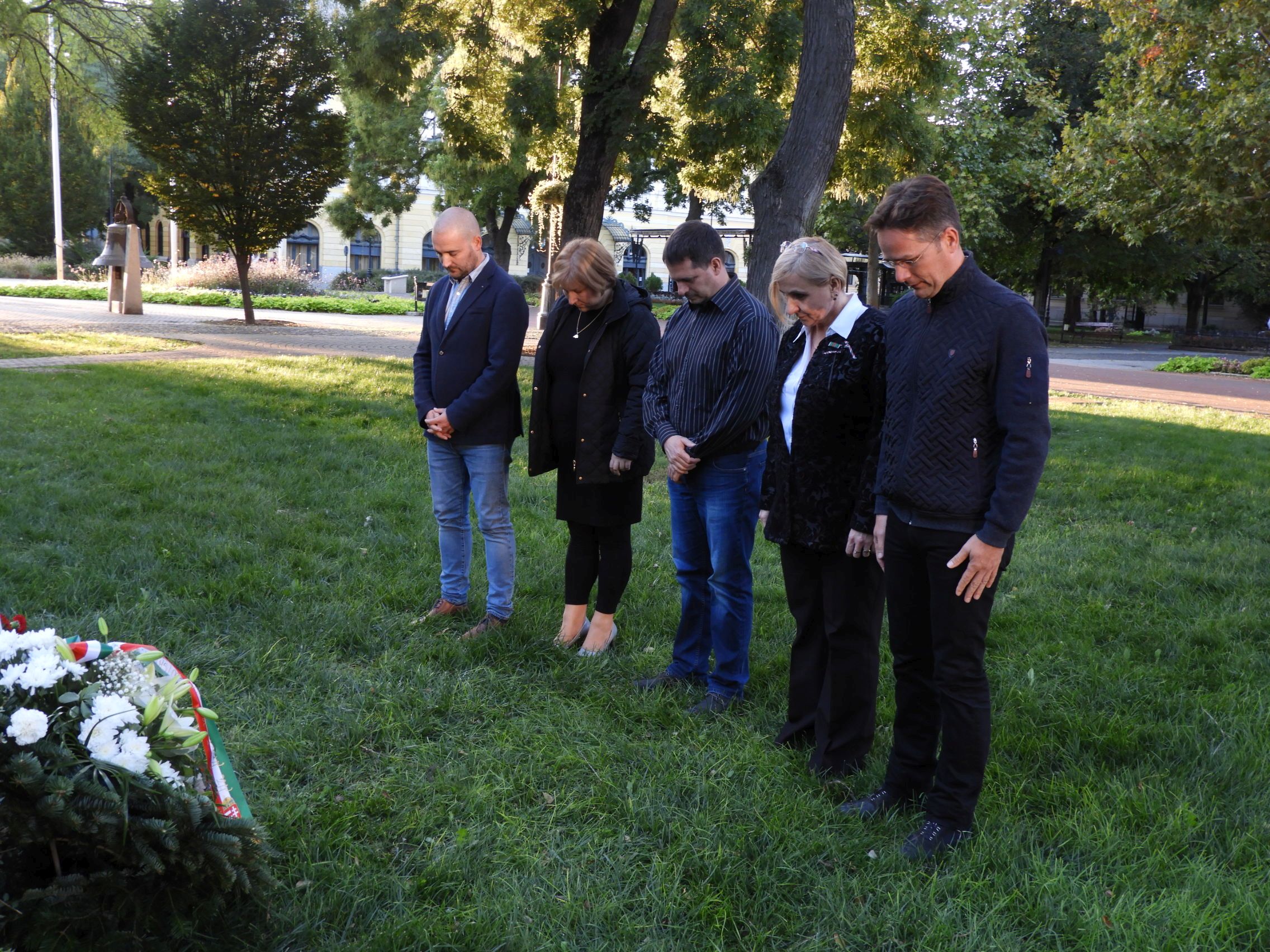 A mérhetetlen tragédiára emlékezett a Fidesz-frakció a Kossuth téren 2