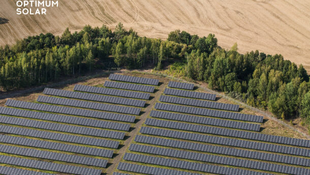 Hogyan csökkent drámai módon a napenergia költsége az elmúlt évtizedben, és miért?