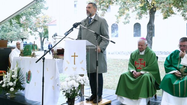 Lázár János: bajban, veszteségben, gyászban a hit jelenti a végső segítséget 5