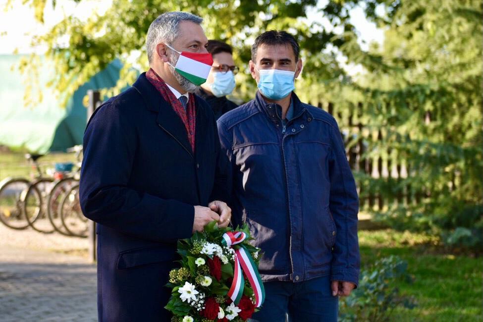 Lázár János: október 23., és nem november 4. országa vagyunk 8