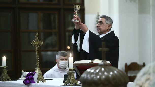 Almási Istvánra emlékeztek a Szentháromság templomban + GALÉRIA!