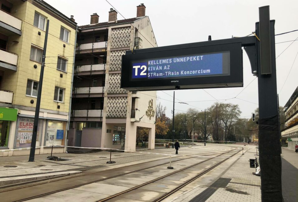 Kellemes ünnepeket kíván a tram-train!