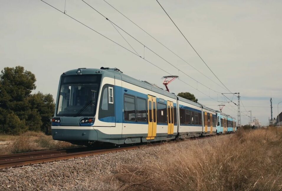 MÁV: Január közepén megérkezik a tram-train prototípusa