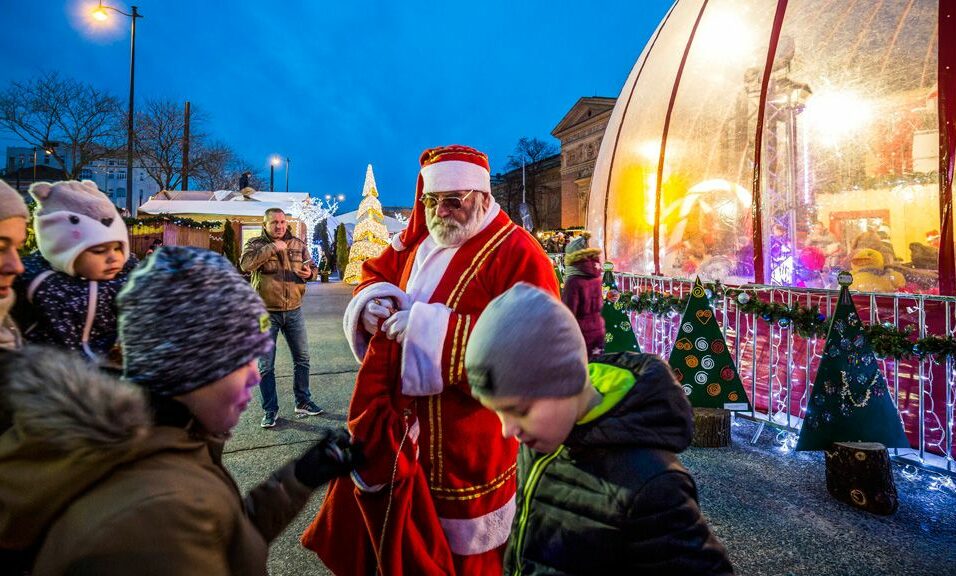 Megnyitotta kapuit a MikulásGyár