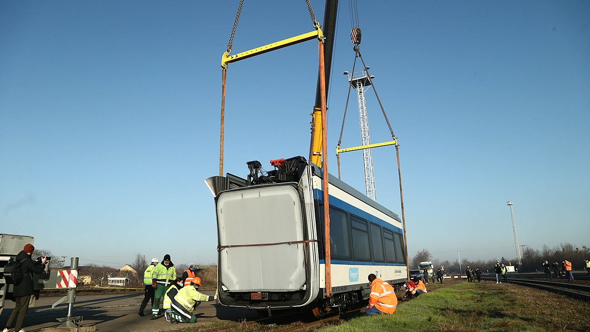 Már Szentesen van az első tram-train szerelvény 14