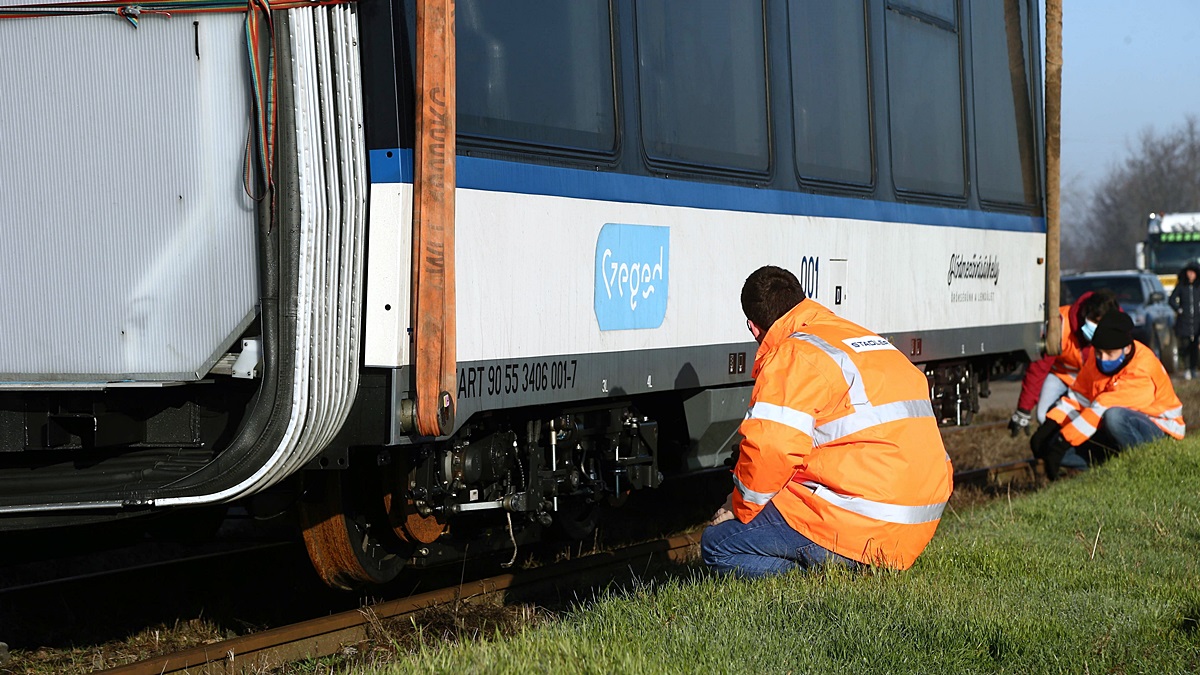 Már Szentesen van az első tram-train szerelvény 15