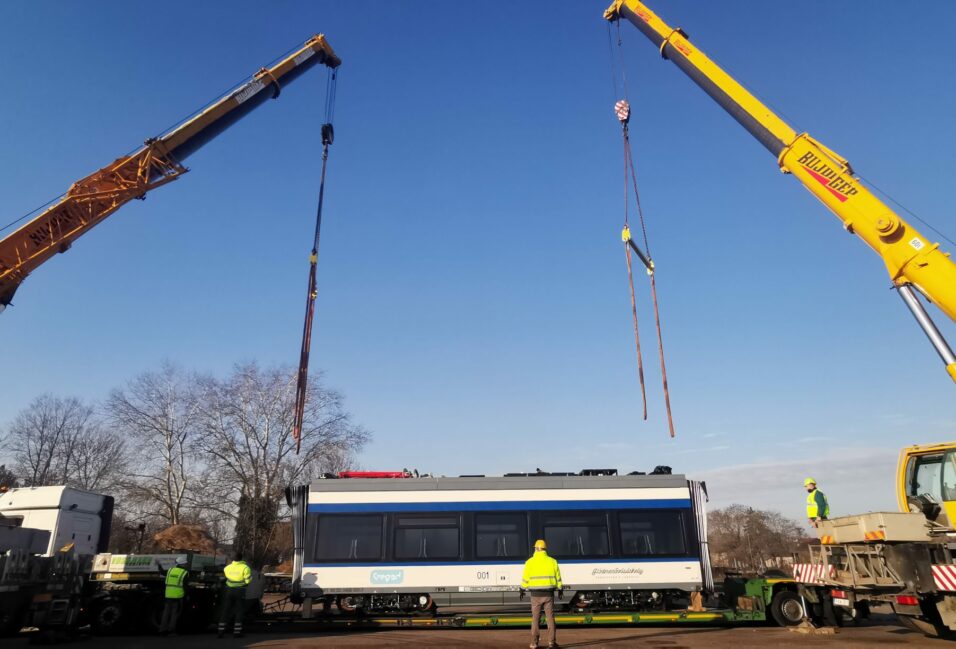 Már Szentesen van az első tram-train szerelvény