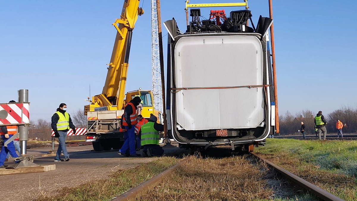 Már Szentesen van az első tram-train szerelvény 24