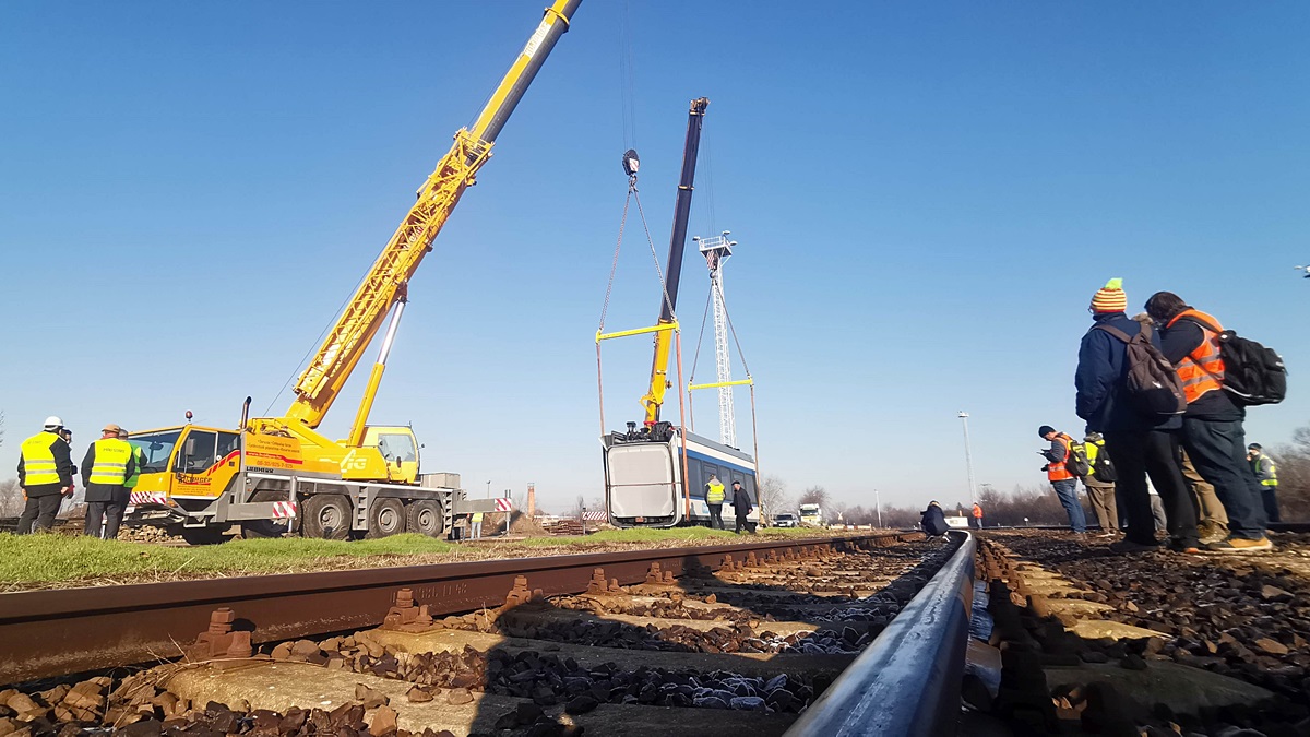 Már Szentesen van az első tram-train szerelvény 25