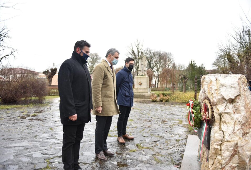 Számos településen megemlékezett Lázár János 2