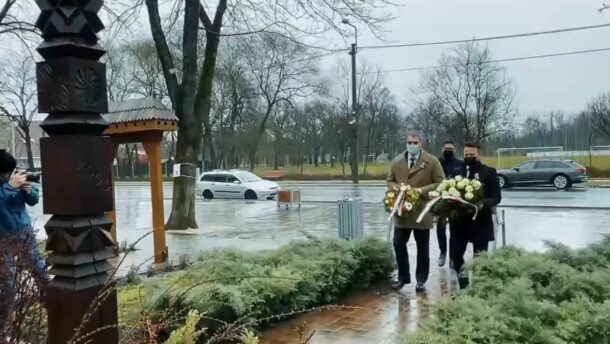 Székkutason is fejet hajtott Lázár János