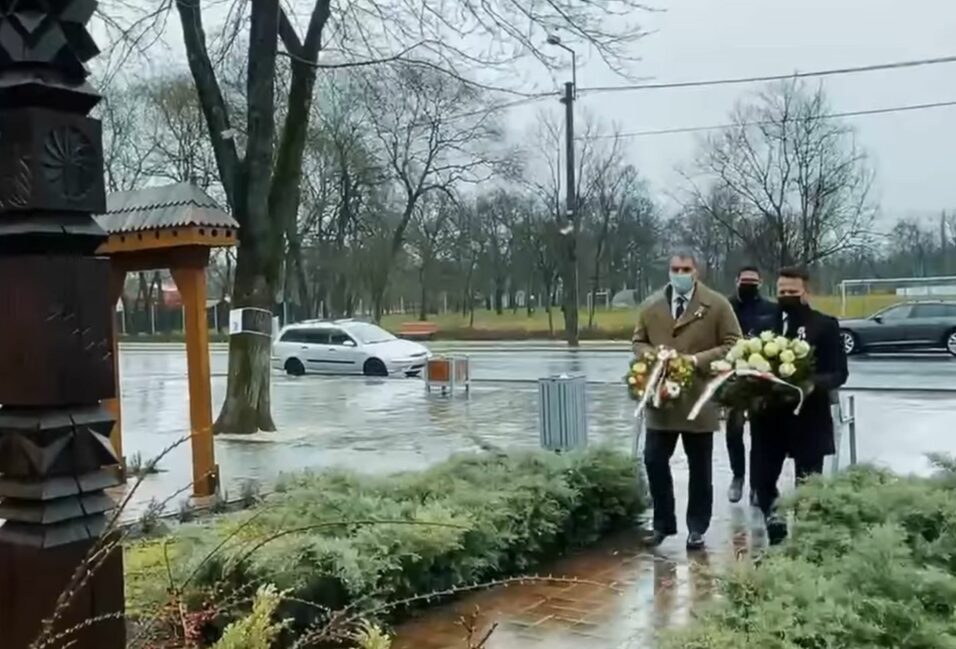 Székkutason is fejet hajtott Lázár János