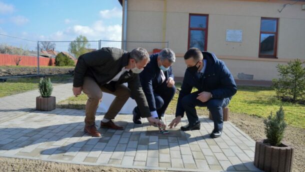 Letették a maroslelei bölcsőde alapkövét