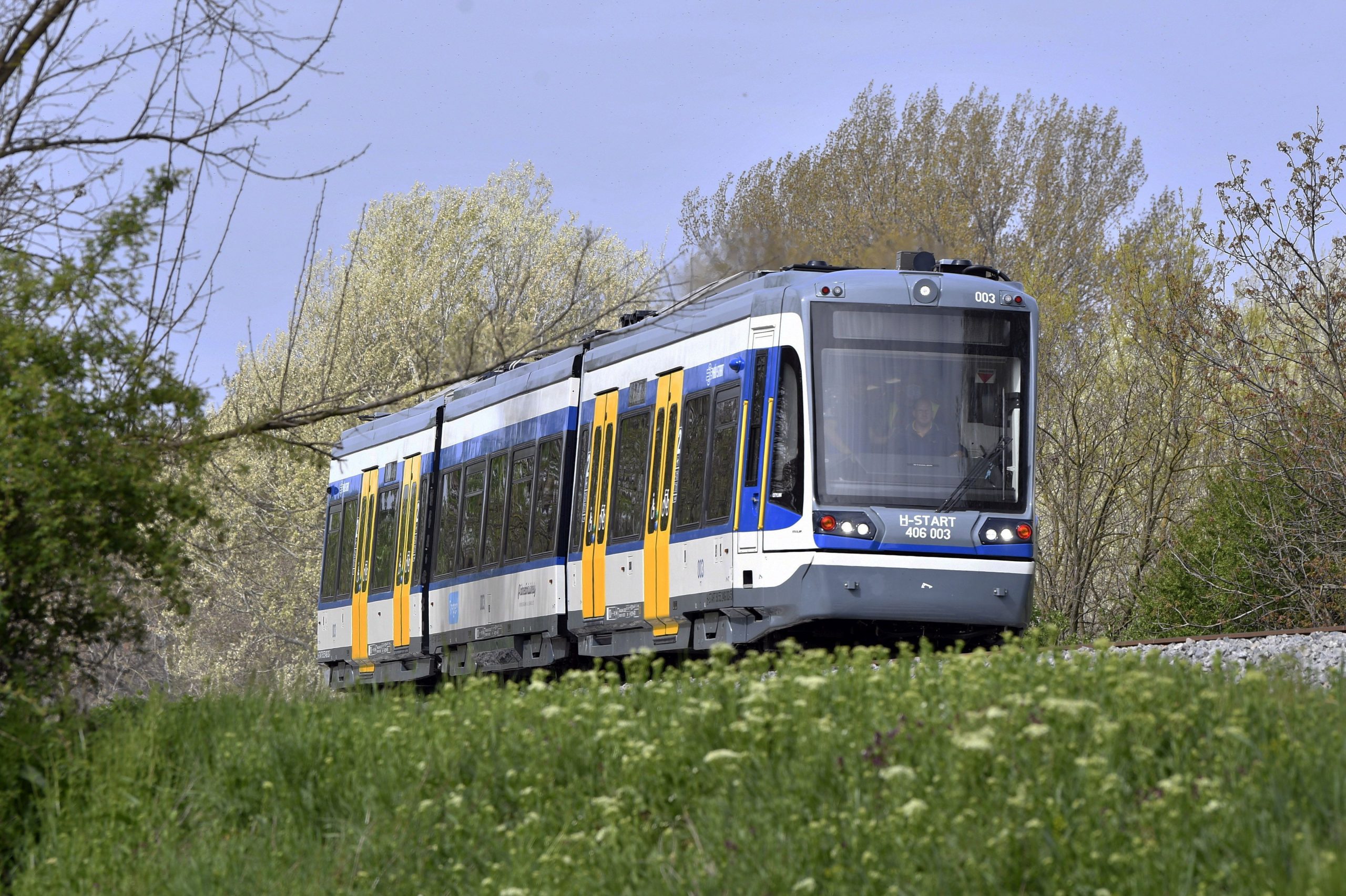 Nagysebességű futópróbát végeztek a tram-trainnel