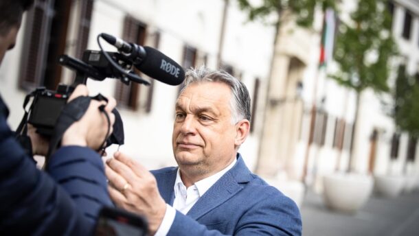 Orbán Viktor: Kedves Maszk, goodbye!