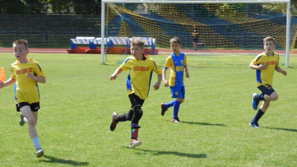 Kilométerek és gólok – így zajlott a jótékonysági emlékfoci és futás Vásárhelyen