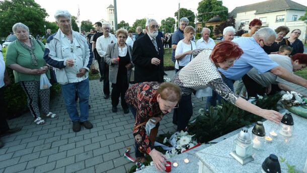 A vásárhelyi Fidesz-KDNP is megemlékezett a Nemzeti Összetartozás Napján 17