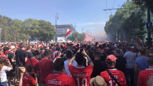 Folyatódik a fociláz, újra telt ház a Puskásban! Délután a világbajnok franciák ellen küzd Marco Rossi csapata