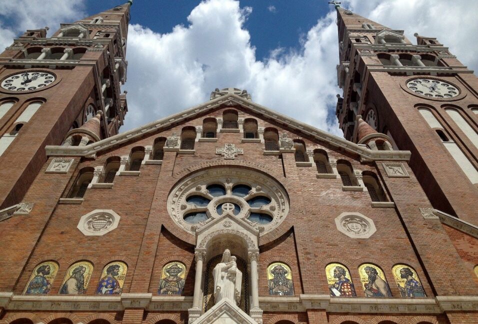 Különleges alkalom helyszíne lesz jövő szerdán a szegedi Székesegyház liturgikus tere 2