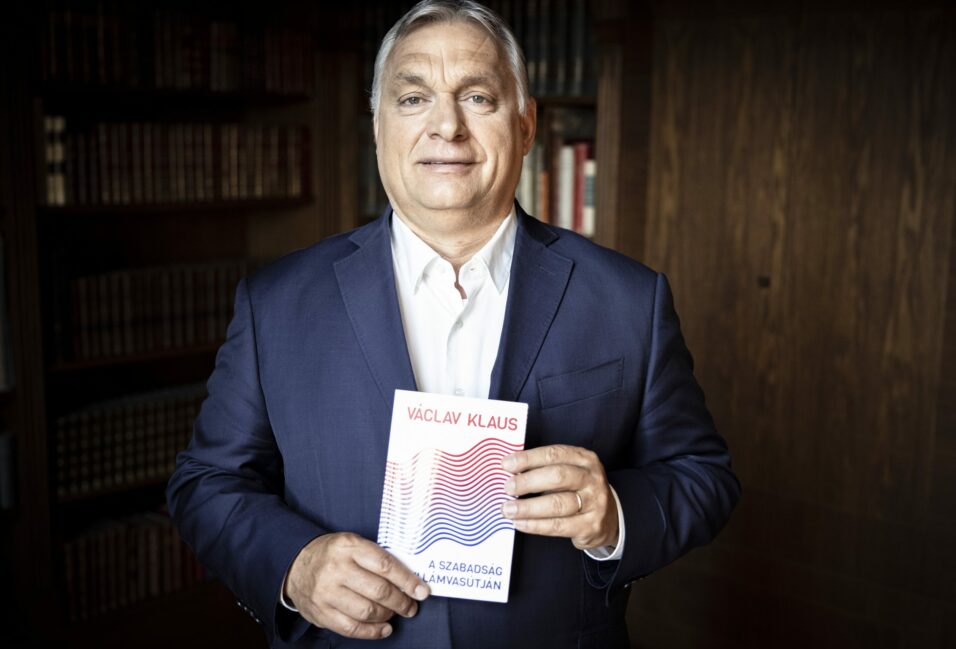 Orbán Viktor Václav Klausnak: harminckét év után ismét szabadságharc folyik Európában